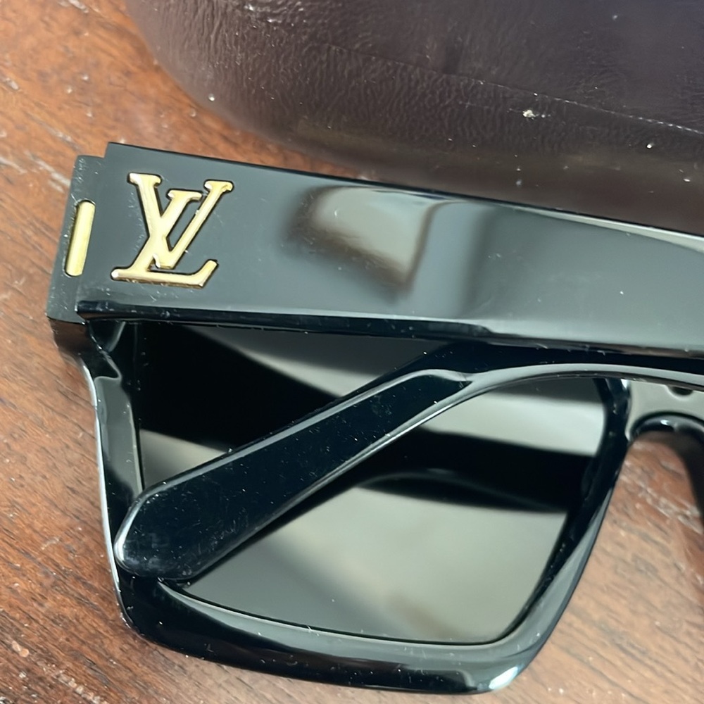 Louis Vuitton Evidence Z1502W Black Rectangular Sunglasses with logo case - Picture 3 of 16